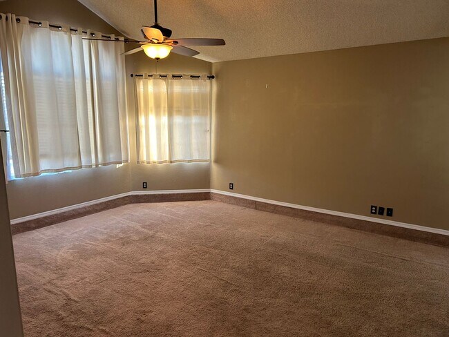 Foto del edificio - RANCHO SERENO POOL HOME!