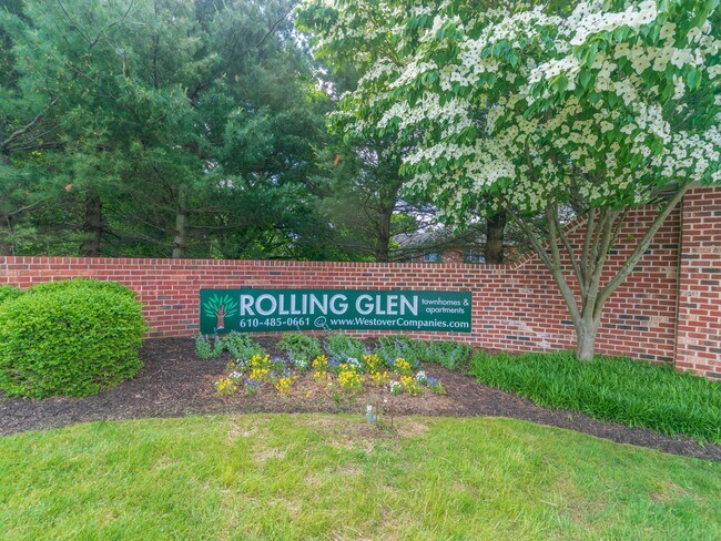 Letrero de entrada - Rolling Glen Townhomes and Apartments