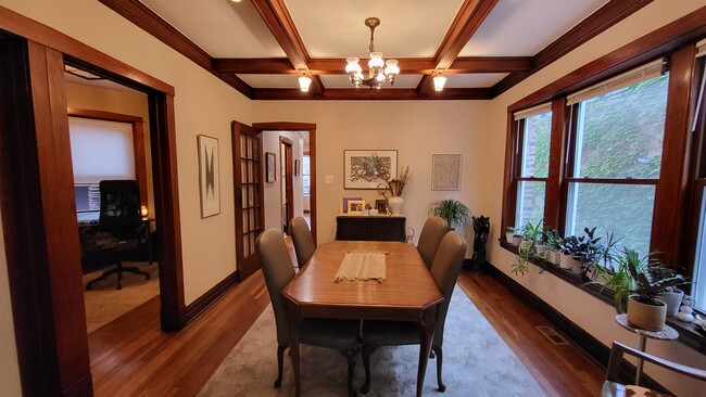 Dining Room - 2012 W Haddon Ave