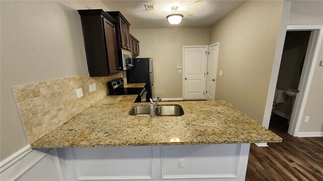 Foto del edificio - 4680 Raven Wood Loop