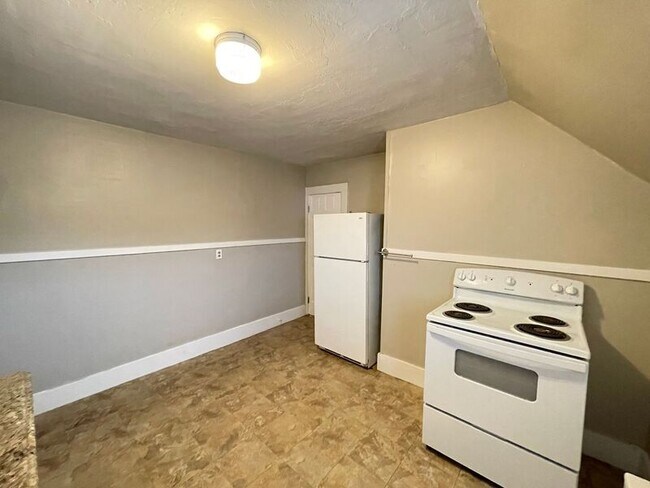 Building Photo - 381 Merrimack St