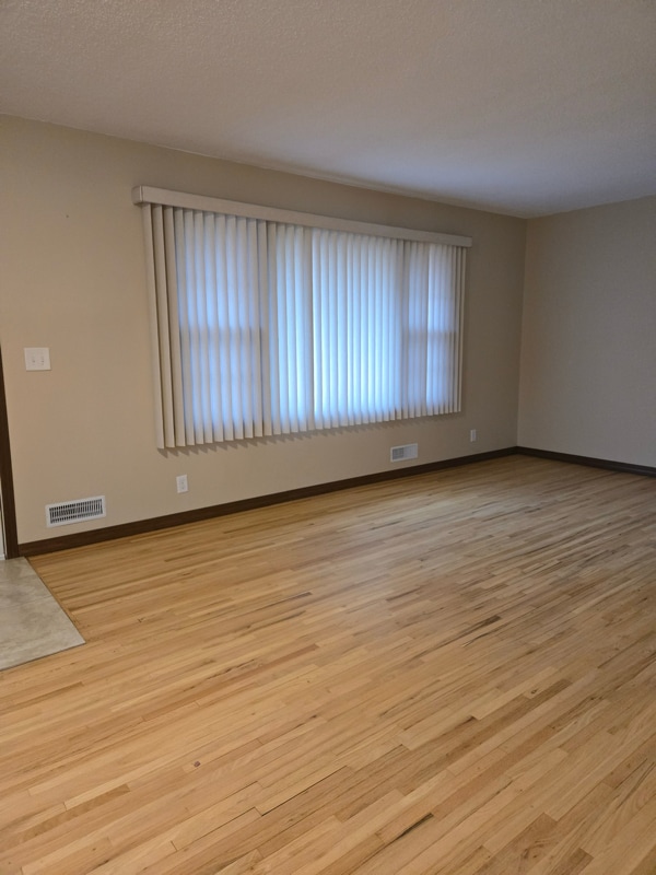 Foto del edificio - 8595 Granada Ave S