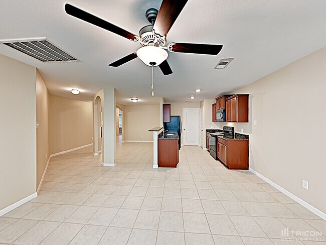 Building Photo - 733 Totem Trail Dr