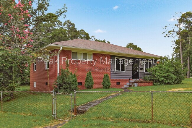 Foto del edificio - 2105 Fort Rice St