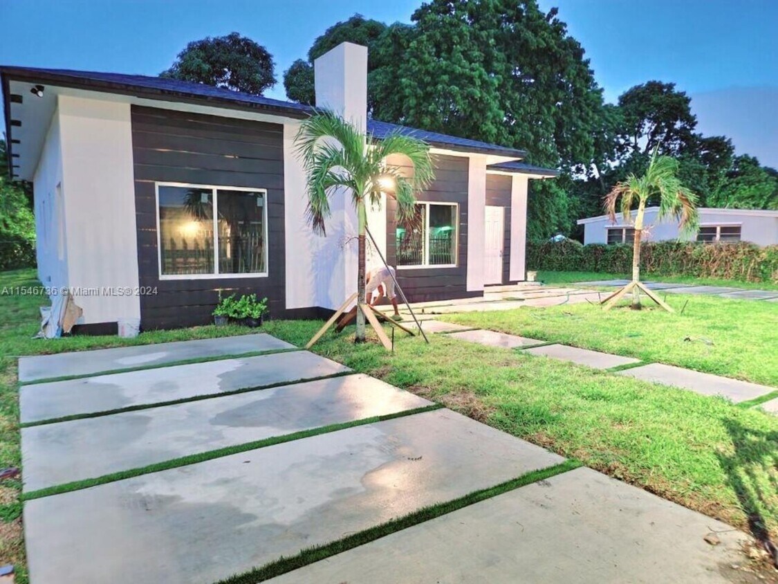Foto del edificio - 10220 SW 170th Terrace