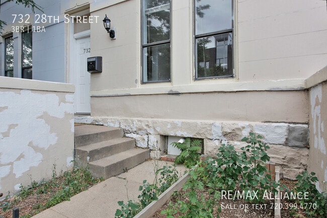 Building Photo - 732 28th St