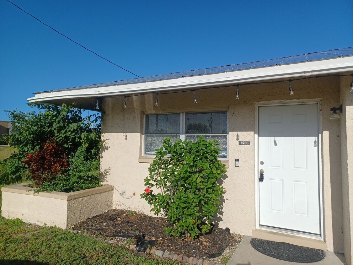 Primary Photo - 2502-2504 SW 7th Place