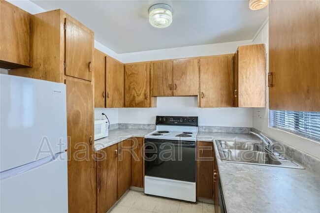 Building Photo - 708 E Alpert Ct