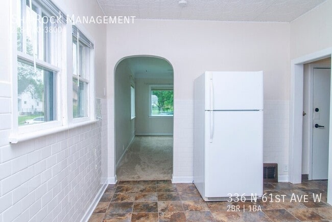 Building Photo - 336 N 61st Ave W