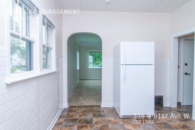Foto del edificio - 336 N 61st Ave W