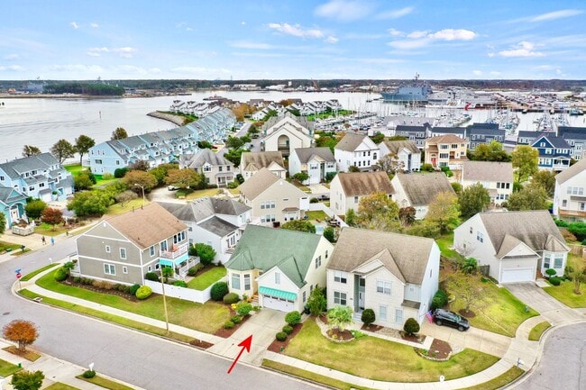 Foto del edificio - MUST SEE!! 3-Bedroom Home in Bay Breeze Point! Vaulted Ceilings - 1st Floor Primary Bedroom - Att...
