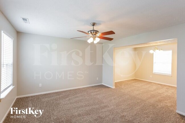 Foto del edificio - 6005 Selby Ct