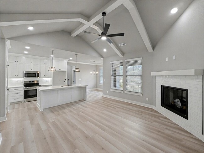 Building Photo - 52 Claxton Dr