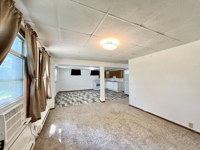Building Photo - 290 Orchard Dr