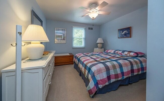 Building Photo - 8850 Breezewood Dr
