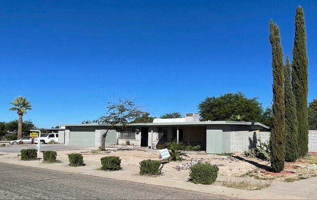 Foto del edificio - 7655 E Tulip Tree St