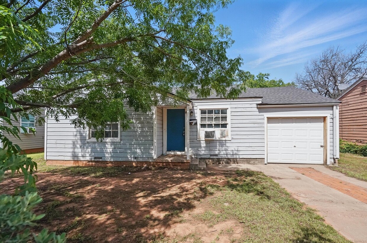 Primary Photo - 1526 Green St