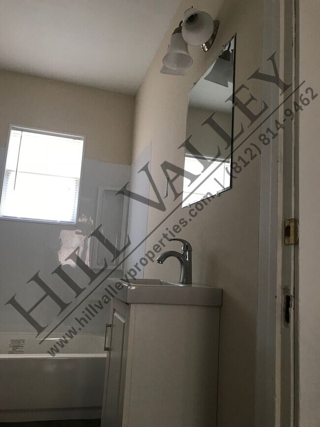 Foto del edificio - One Bedroom Home