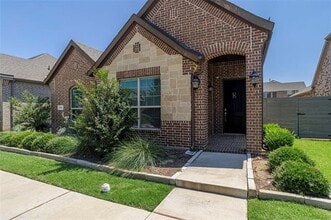 Building Photo - 904 Parkside Dr
