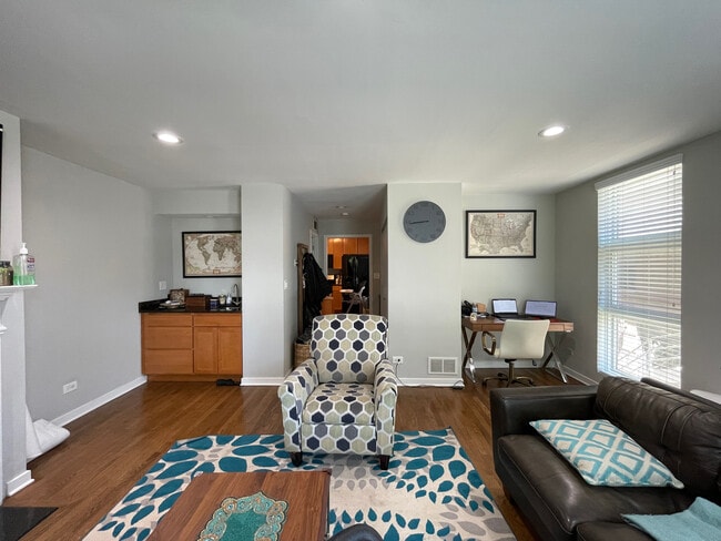Foto del edificio - 937 W Wrightwood Ave
