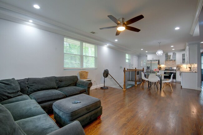 Building Photo - 1055 Peeples St SW