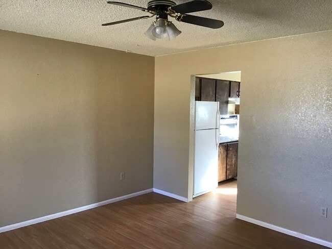 Building Photo - 3 E 6th St