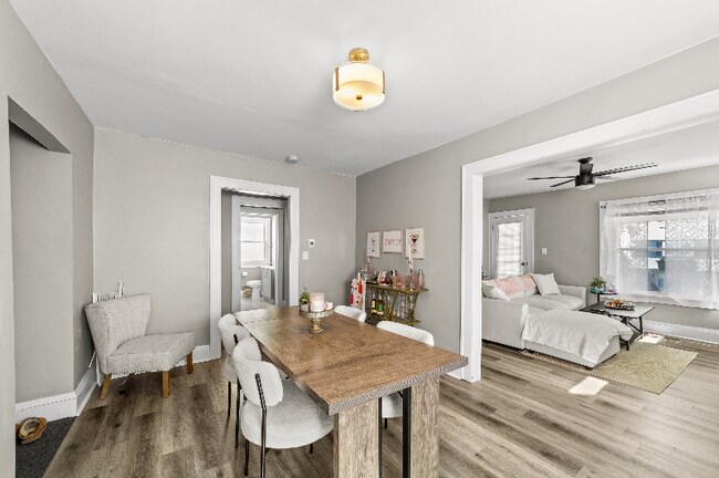 Foto del edificio - 1278 W 106th St