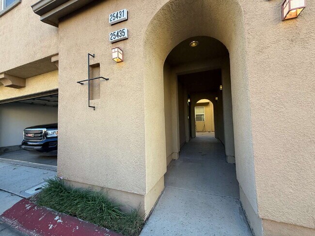 Foto del edificio - Welcome Home to the Treana Community in Stevenson Ranch 3BR 2 BA