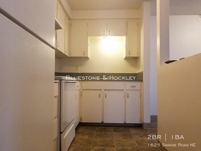 Building Photo - 1625 Savage Rd NE
