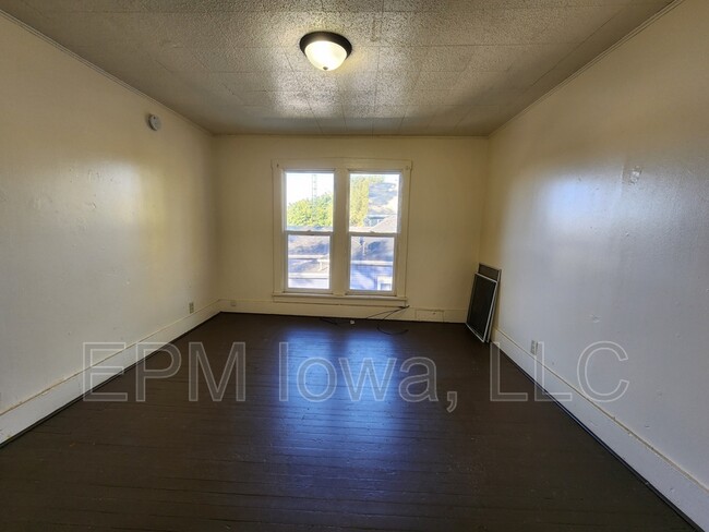 Building Photo - 216 Courtland St