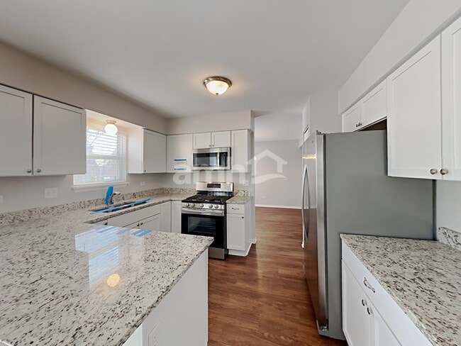 Foto del edificio - 1712 Tall Oaks Dr