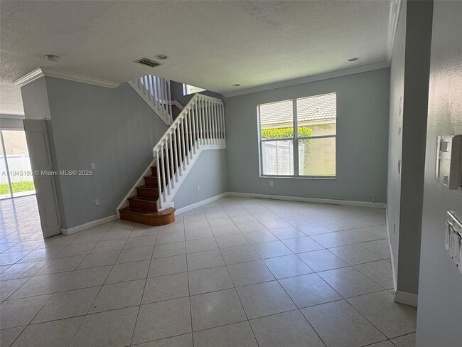 Building Photo - 16439 SW 28th Ct