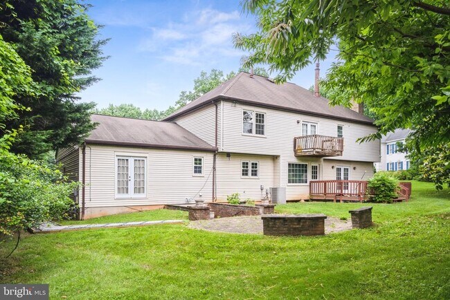 Building Photo - 205 Montvale Terrace