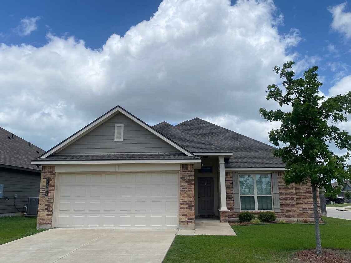 Primary Photo - 4 BEDROOM CORNER LOT