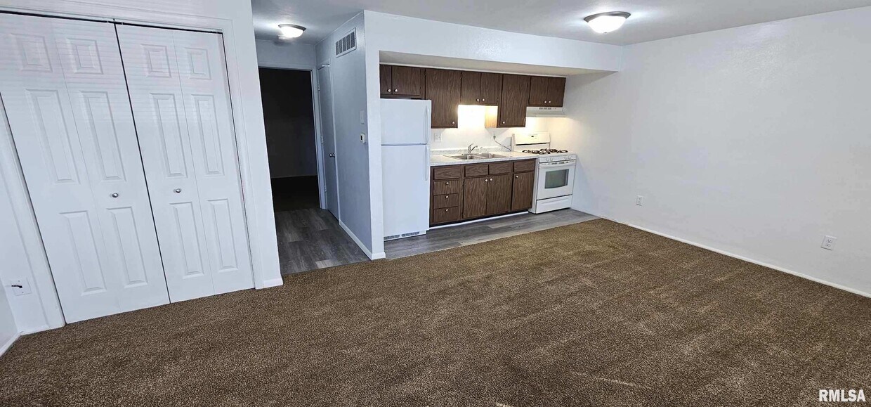 Primary Photo - 200 Cypress St