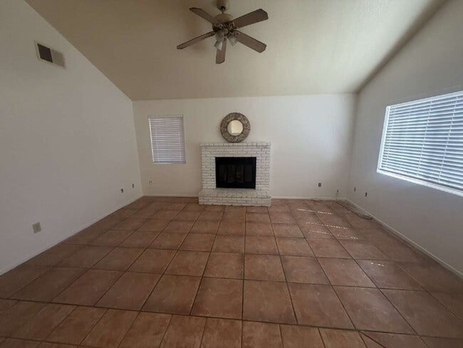 Building Photo - Beautiful 3 Bed / 2 Bath Home with Backyard Oasis & Pool!