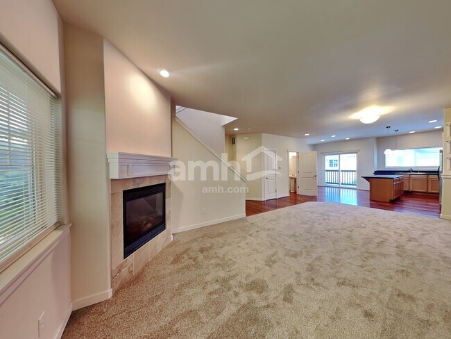 Foto del edificio - 7337 Rainier Dr
