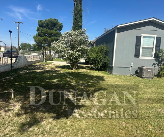 Building Photo - Spacious 3 Bedroom, 2 Bath Mobile Home wit...
