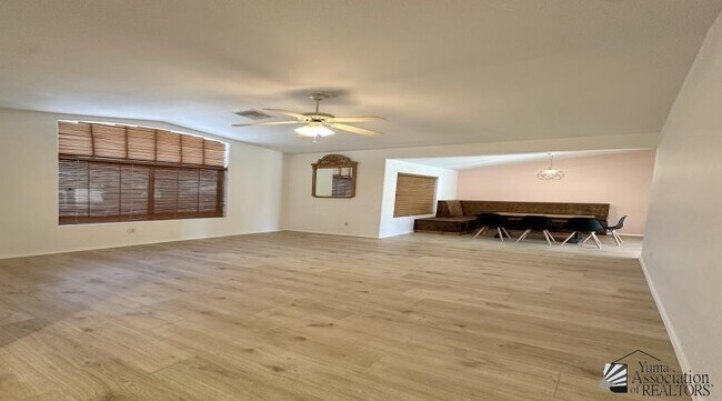 Building Photo - 2621 S Ave 7 1/2 E