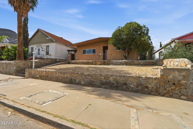 Building Photo - 2413 Copper Ave