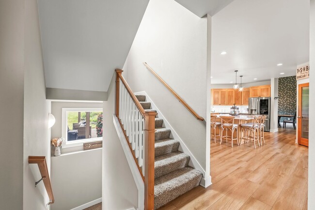 Foto del edificio - Exquisite Fox Island Home 3 Bedroom, 3.5 B...