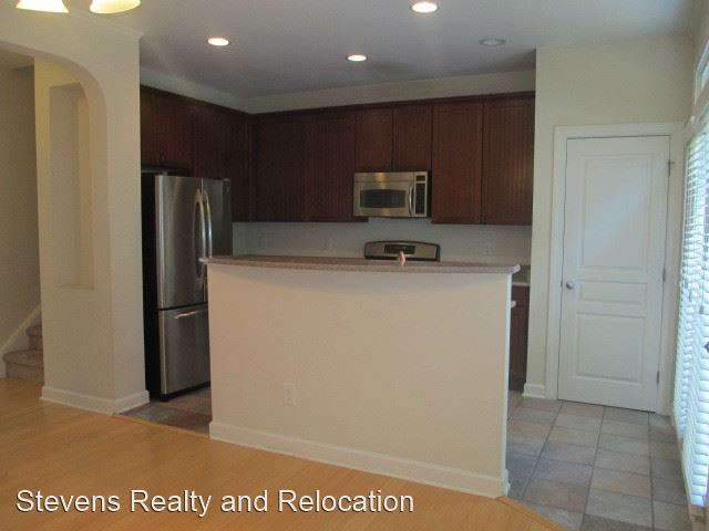 Building Photo - 3 br, 3.5 bath House - 8044 Sycamore Hill ...