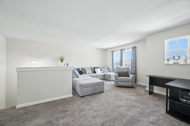 Foto del edificio - 4007 Woodview Dr