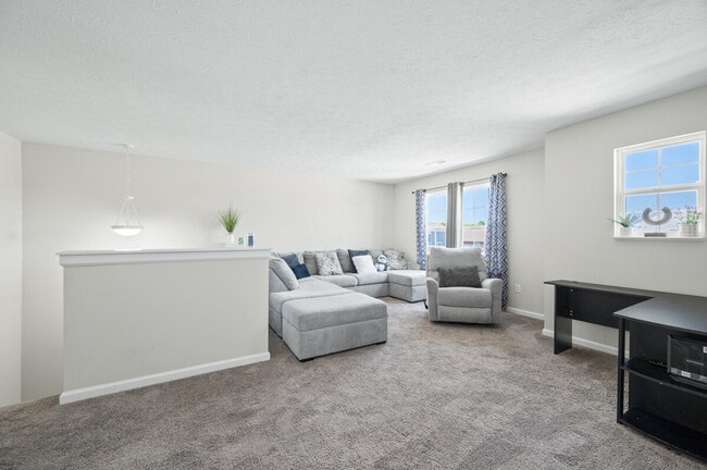 Building Photo - 4007 Woodview Dr