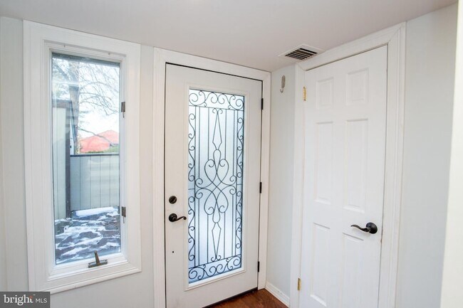 Foto del edificio - 17 Eden Roc