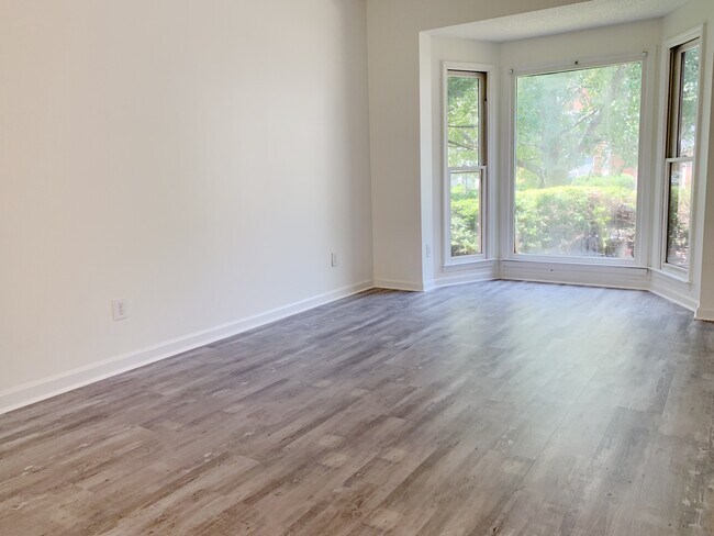 Foto del edificio - 6430 Barwick Ln