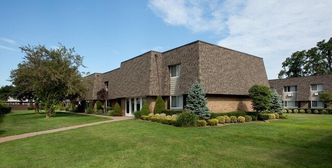 Interior Photo - Fairfield Knolls At West Babylon