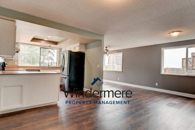 Foto del edificio - 3 bedroom 2 bath Home