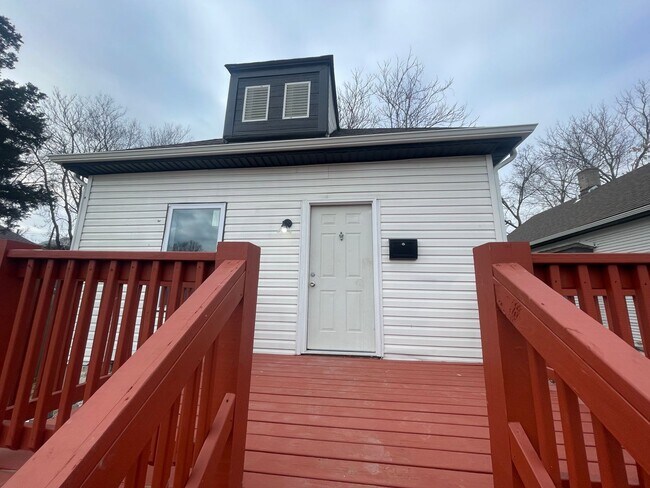 Foto del edificio - Remodeled 2 Bed/1 Bath home off 23rd!