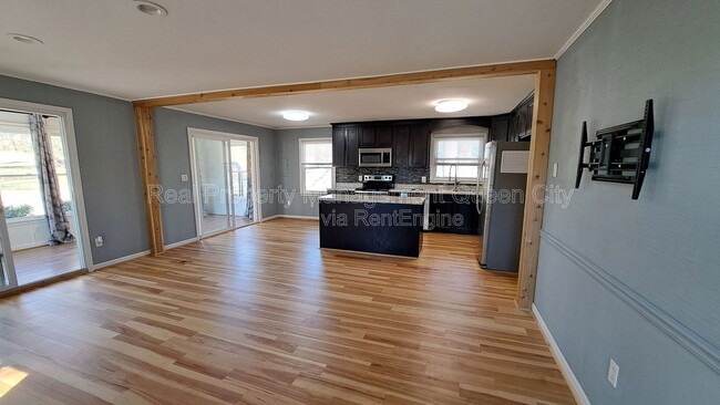 Building Photo - 10601 Harbor Dr